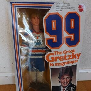Vintage 1983 Wayne Gretzky Edmonton Oilers 12" Tall Action Figure by Mattel Toy